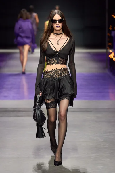 Look 48